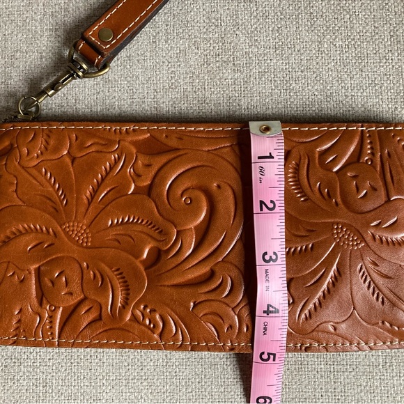 Patricia Nash tooled leather wristlet - Picture 7 of 7